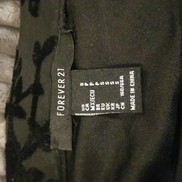 Velvet floral mini skirt black small - Picture 3 of 3